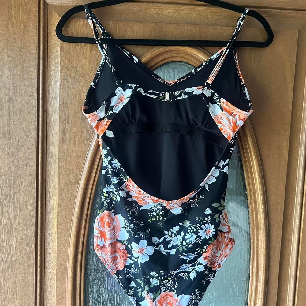 Women's floral Cupshe one piece swim suit black/multi color medium - Picture 6 of 6
